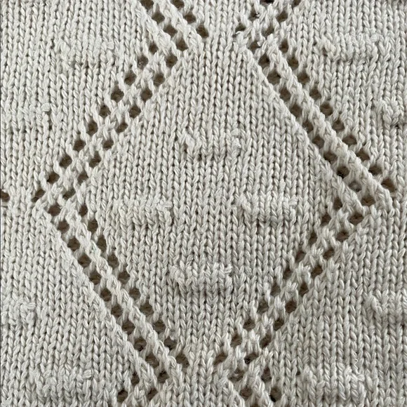 Chic Beige Tote Bag - Picture 2 of 3